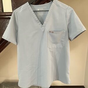 Figs Catarina one pocket scrub top dusty blue